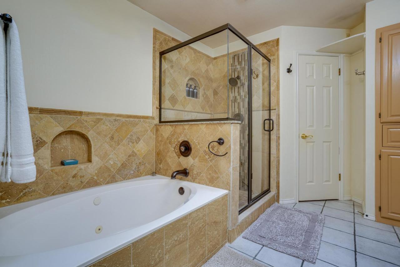 Spacious With Patio And Grill! San Antonio