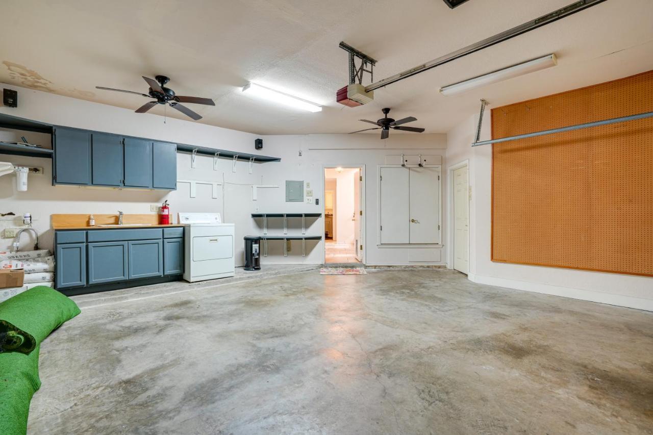 Spacious With Patio And Grill! San Antonio