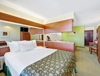 Super 8 By Wyndham Airport North San Antonio