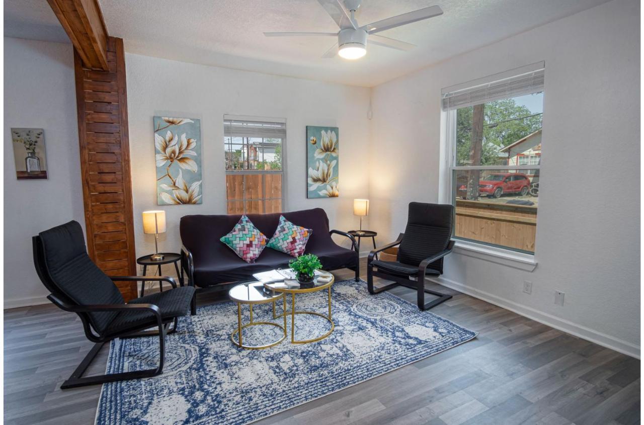 Charming 4br2ba Only 5 Mins Downtown Riverwalk Holiday home