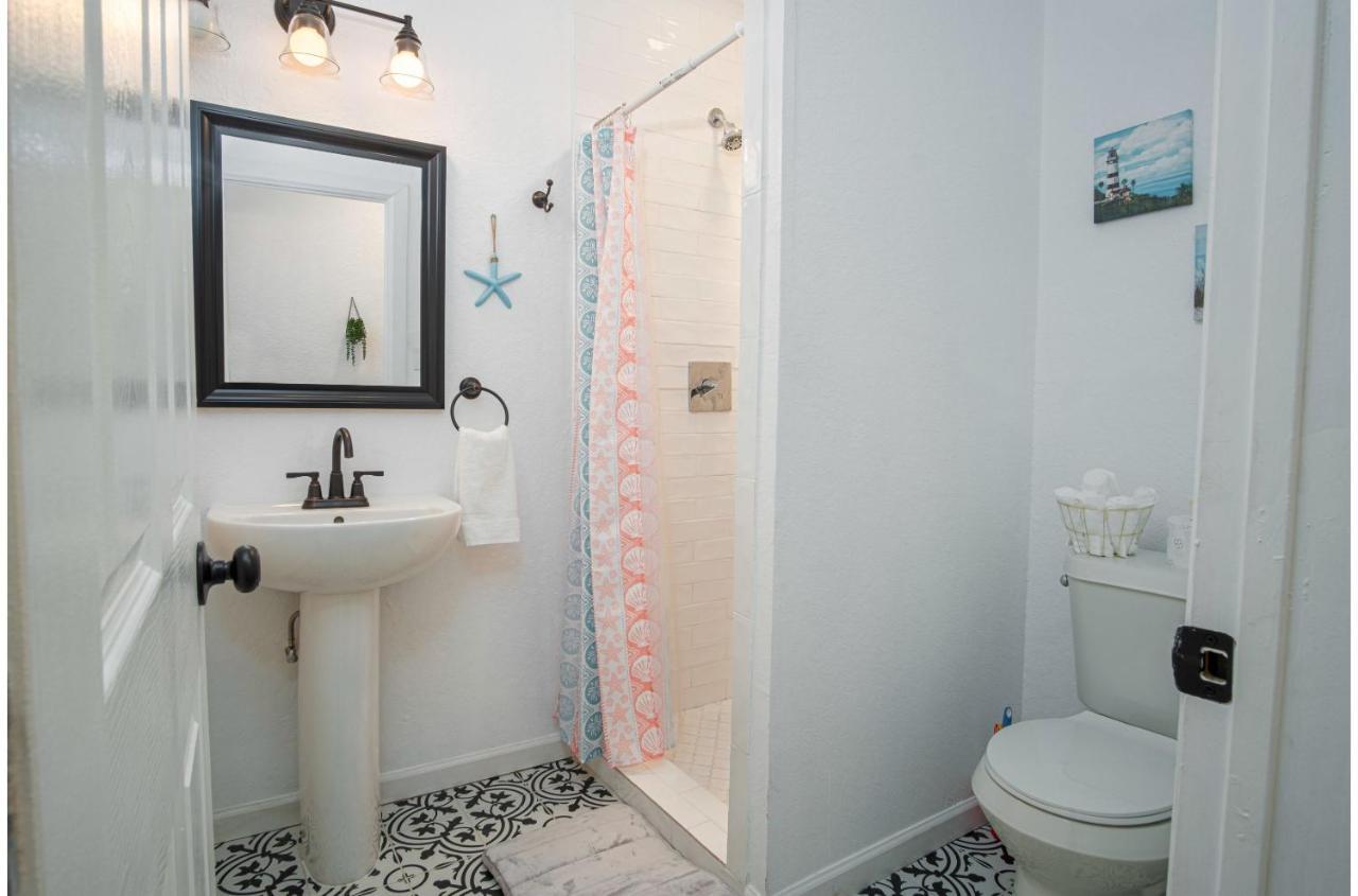 Holiday home Charming 4br2ba Only 5 Mins Downtown Riverwalk *