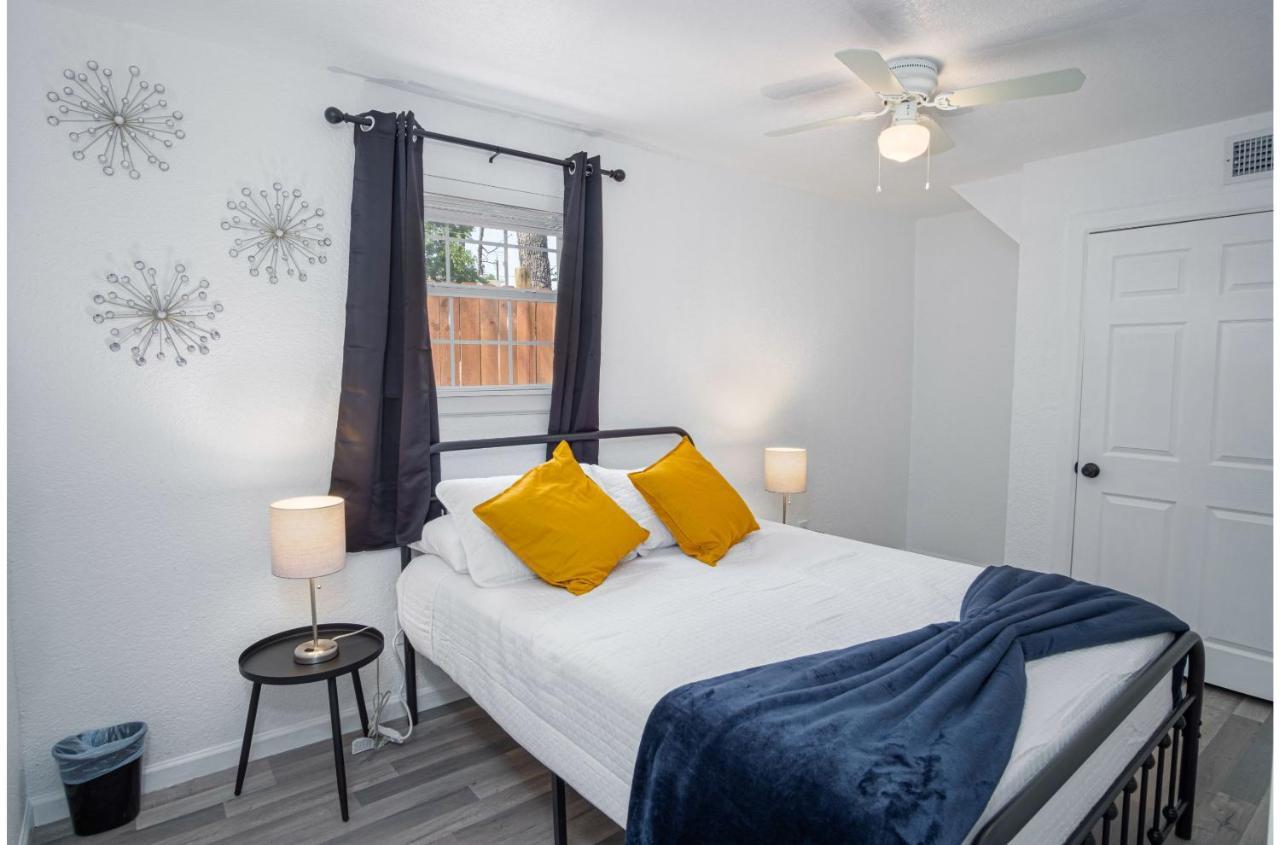 Holiday home Charming 4br2ba Only 5 Mins Downtown Riverwalk