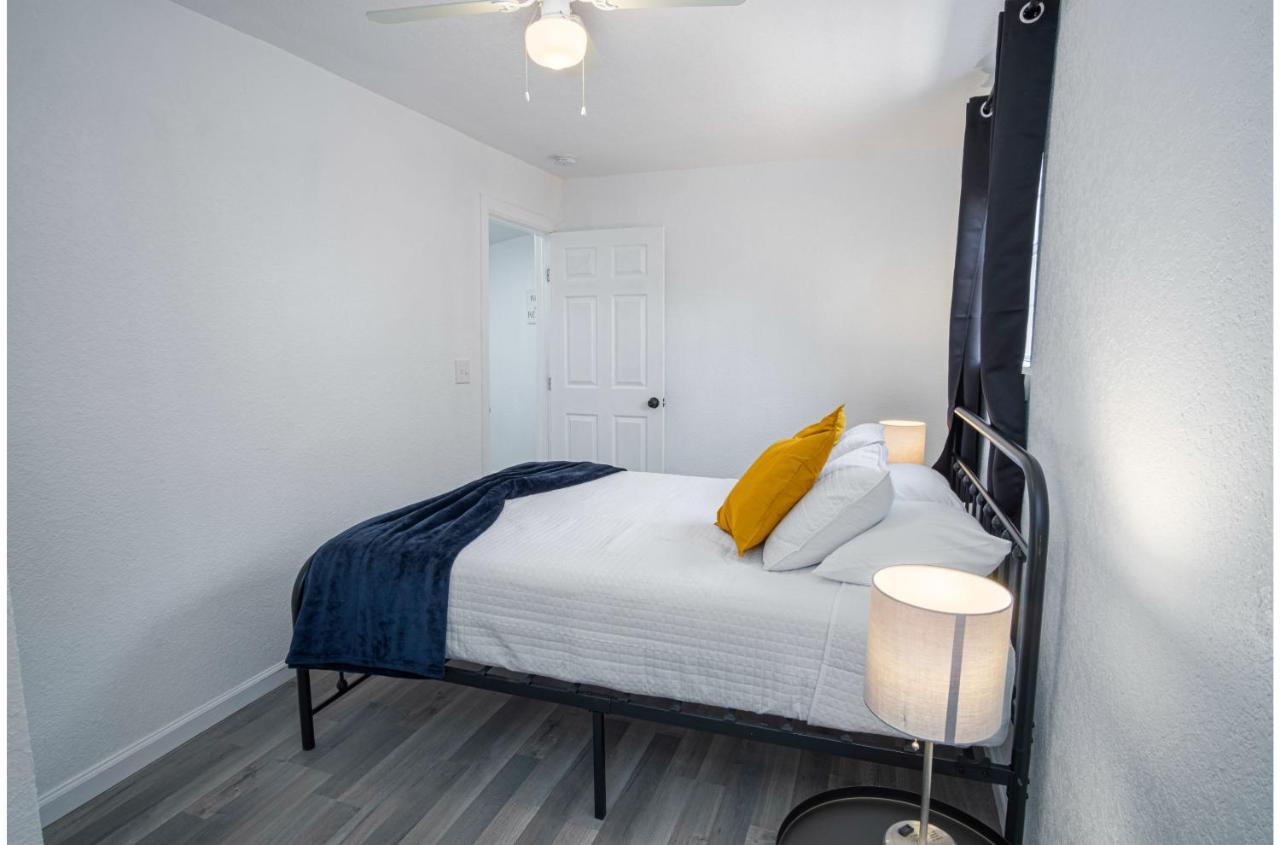 Charming 4br2ba Only 5 Mins Downtown Riverwalk Holiday home *