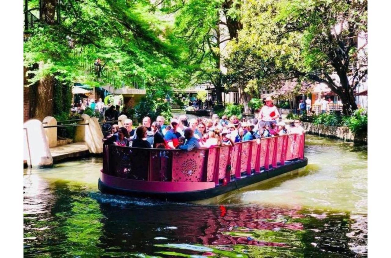 Holiday home Charming 4br2ba Only 5 Mins Downtown Riverwalk San Antonio