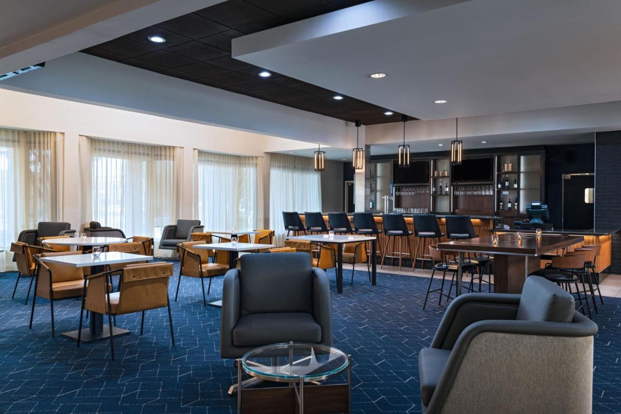 Courtyard By Marriott Airport Hotel San Antonio