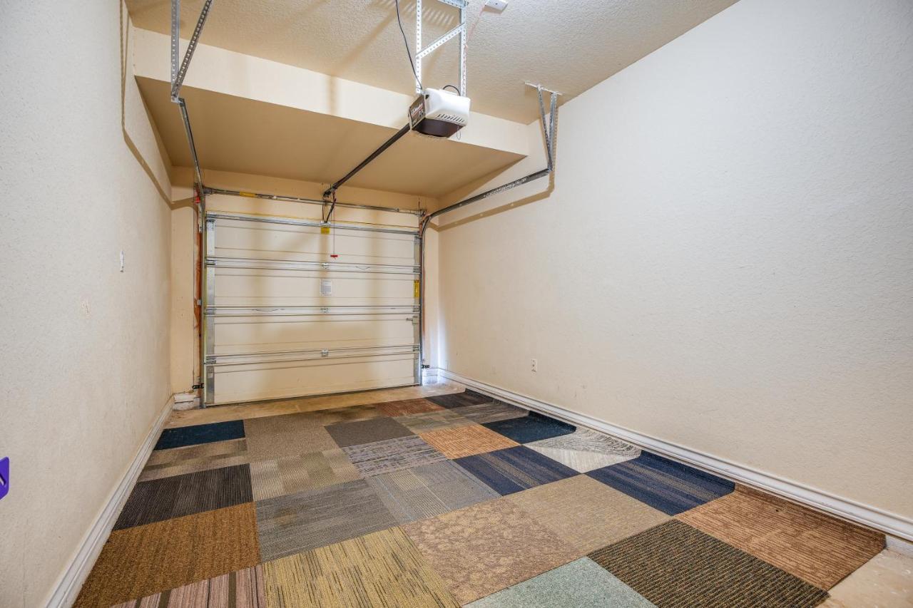 Townhome About 2 Mi To Aquarium! *
