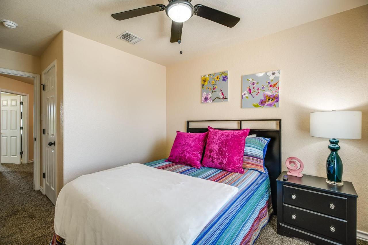 Townhome About 2 Mi To Aquarium! * San Antonio