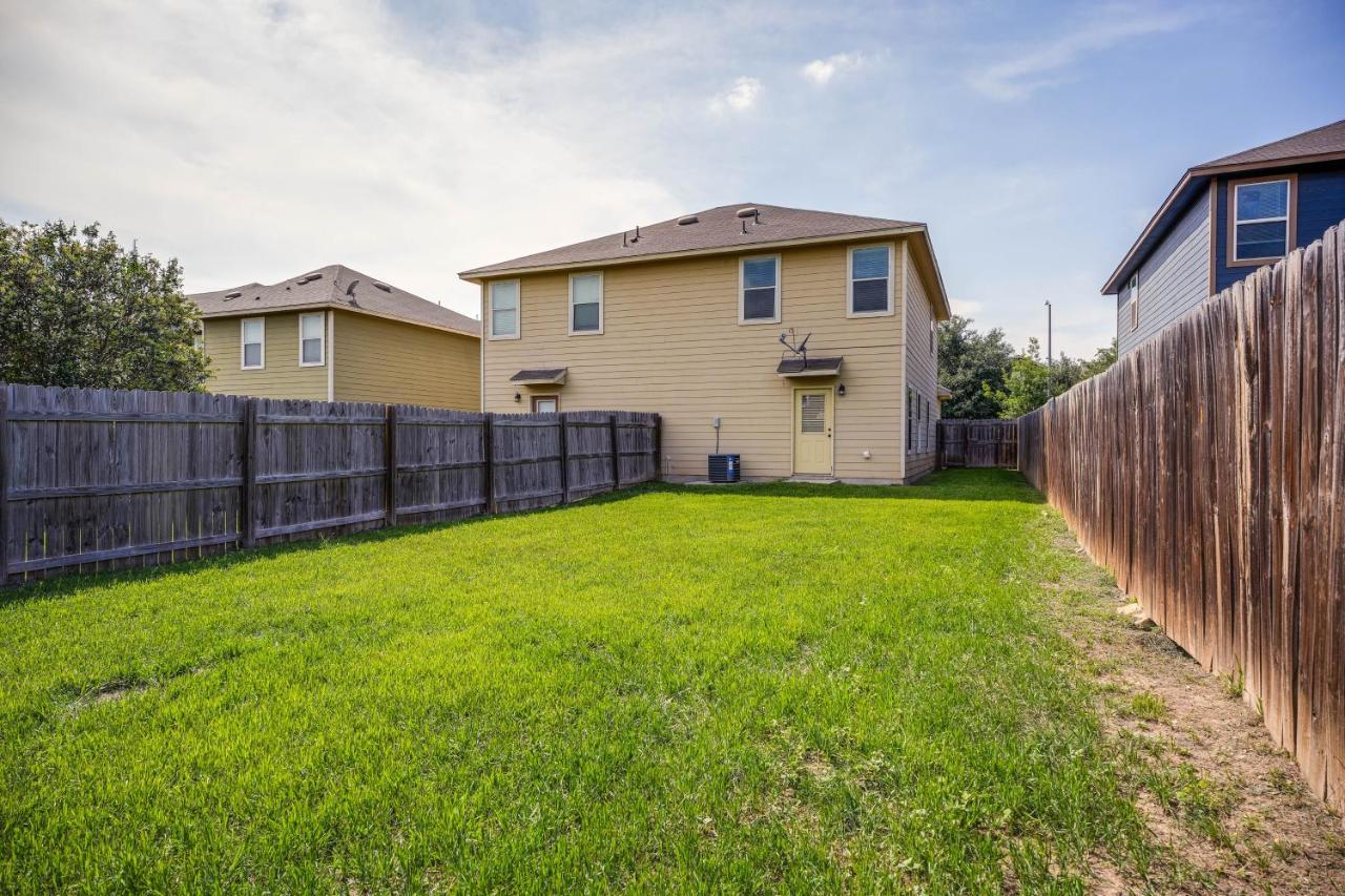 Townhome About 2 Mi To Aquarium! *