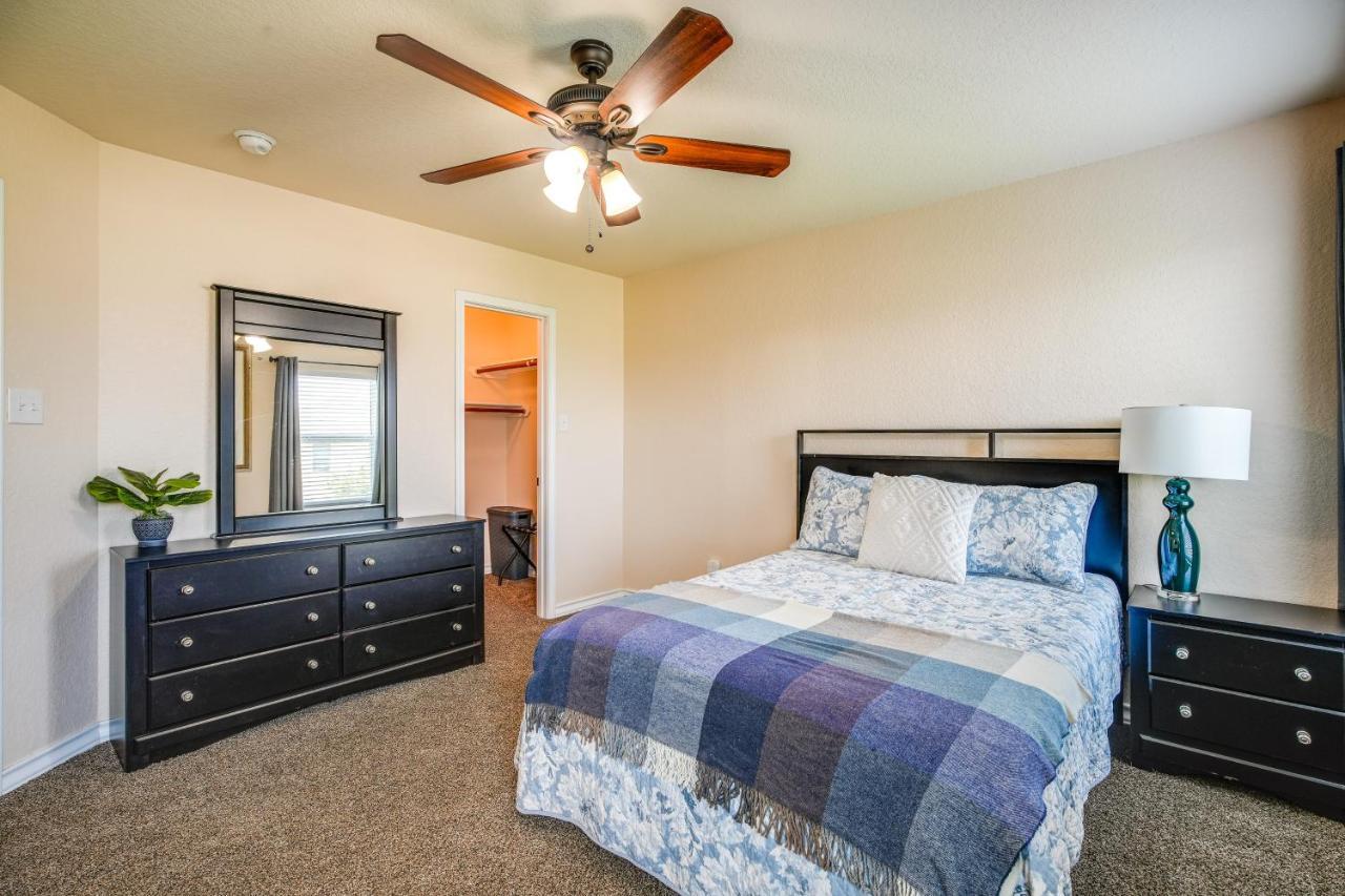 Townhome About 2 Mi To Aquarium! * San Antonio