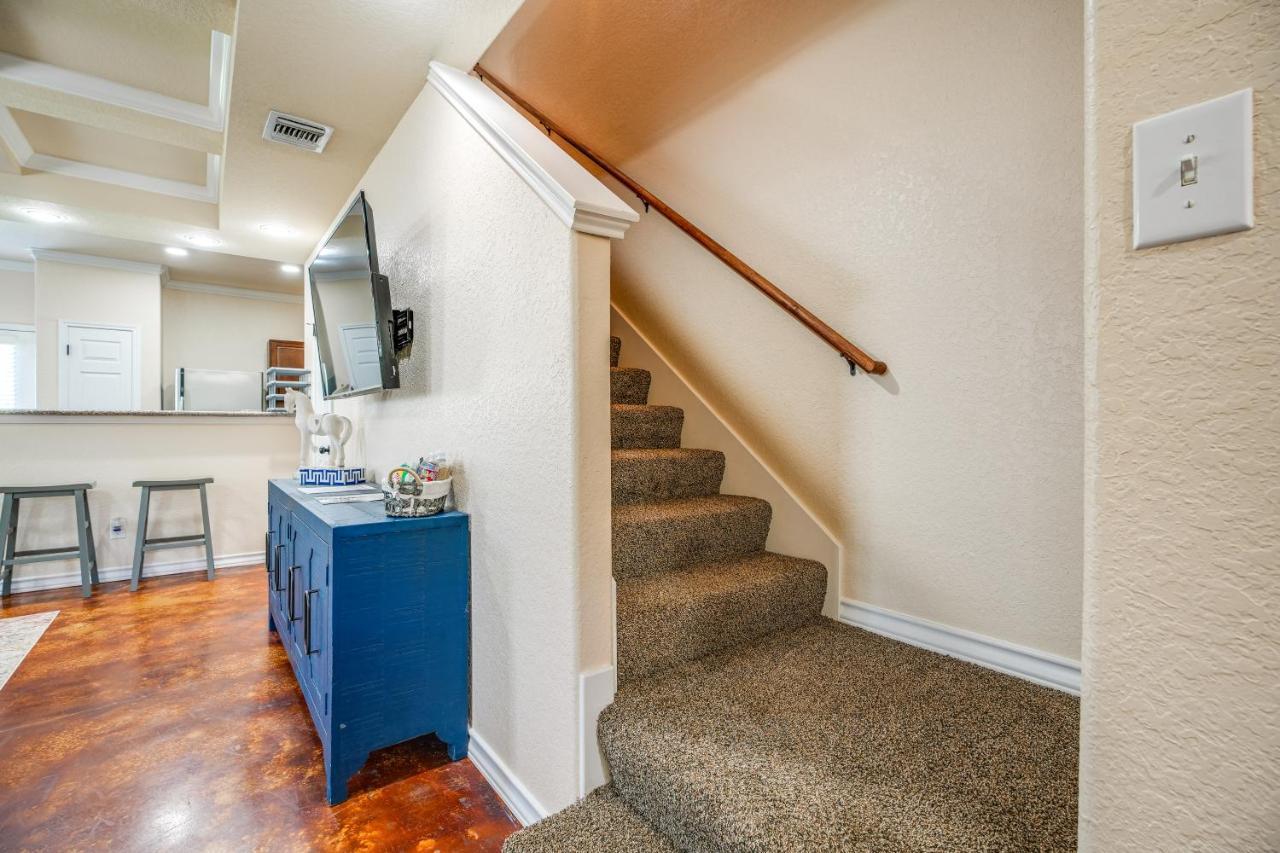 Townhome About 2 Mi To Aquarium! * San Antonio