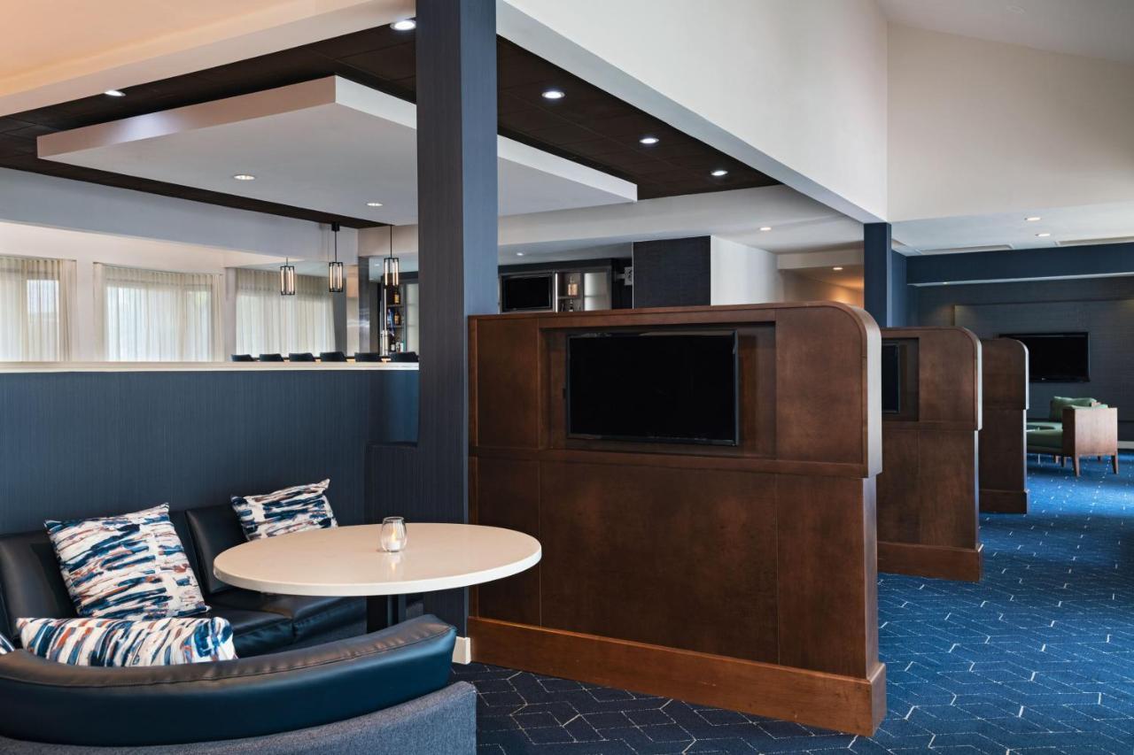 Courtyard By Marriott Airport 3*