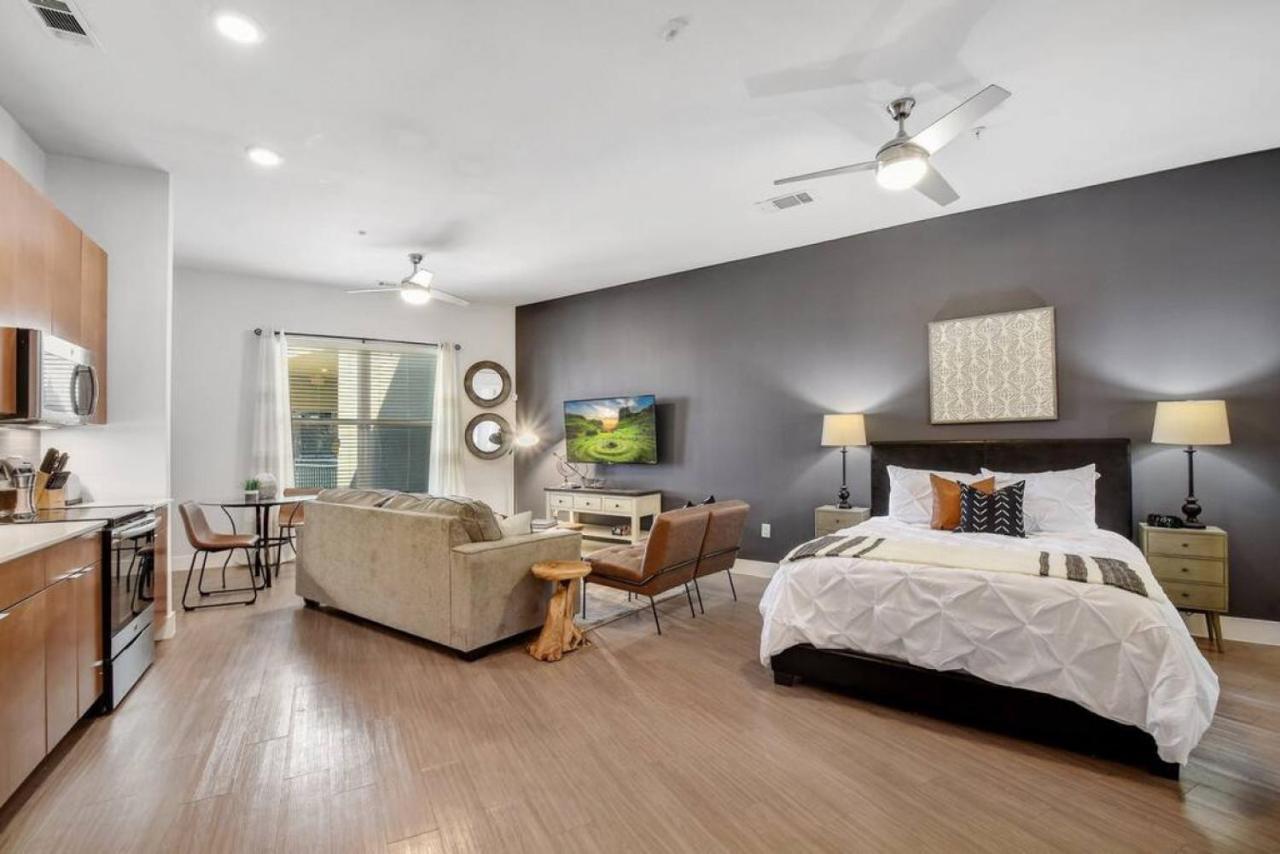Style And Comfort Southtown Gym Pool Apartment *