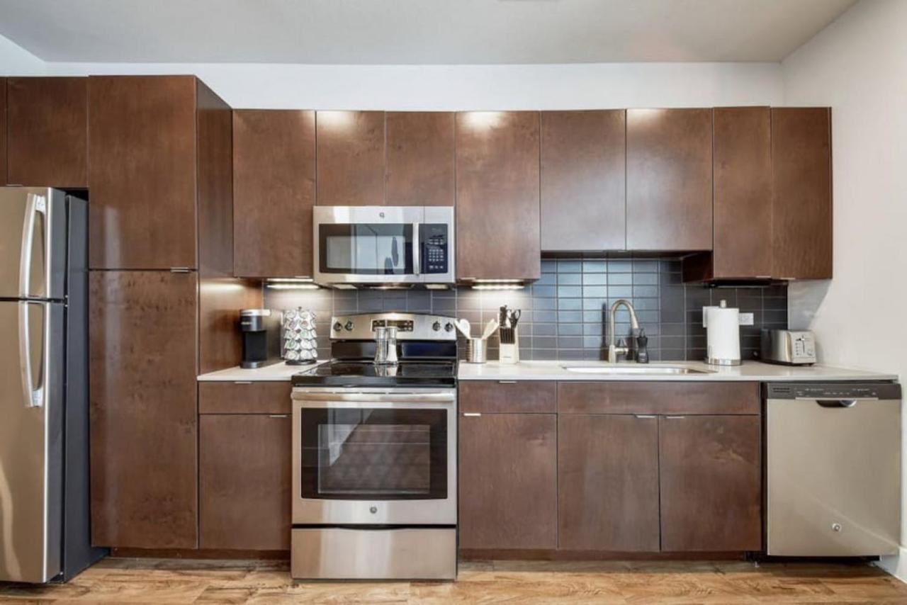 Apartment Attractive Cozy Near Downtown Pool Gym