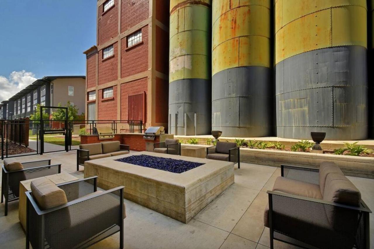 Attractive Cozy Near Downtown Pool Gym