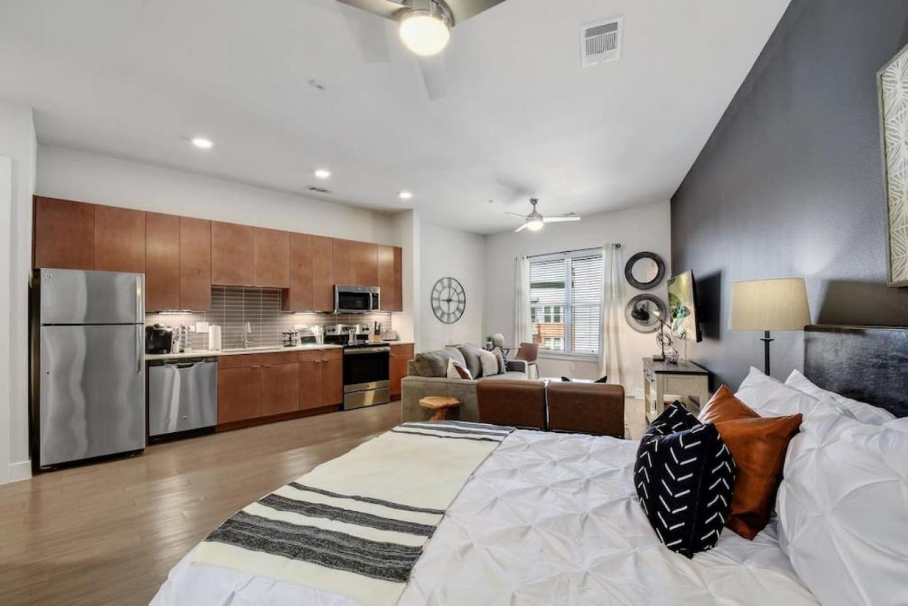 Style And Comfort Southtown Gym Pool Apartment *