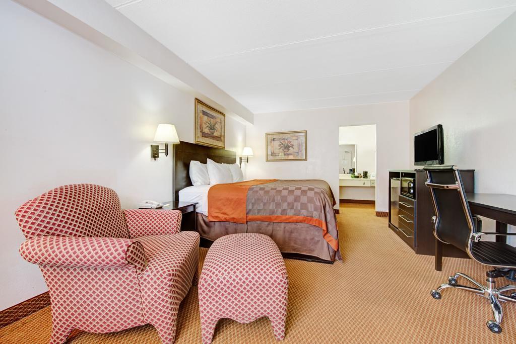 Deluxe Near Lackland Afb Hotel