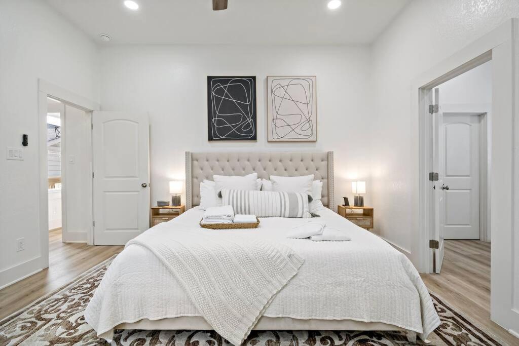 Urban Elegance Retreat Villa