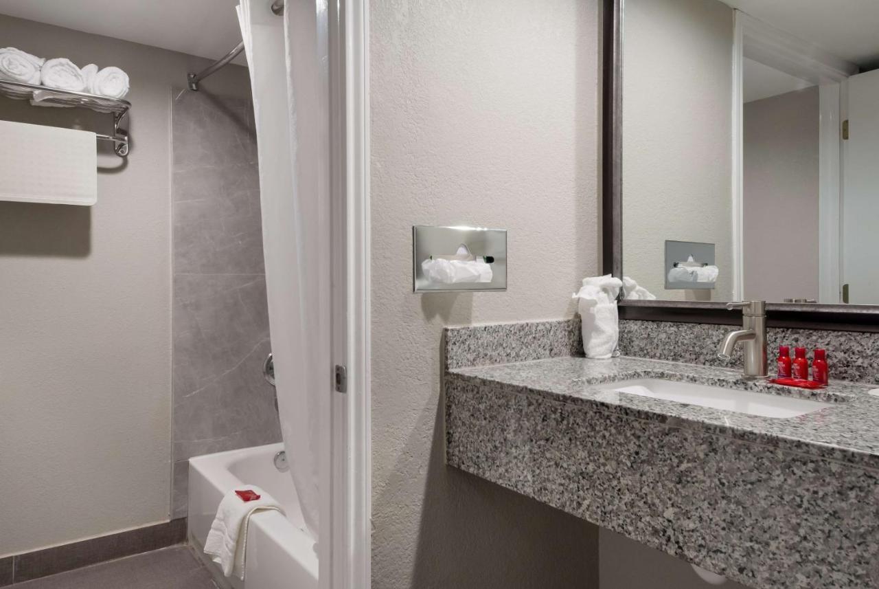 Hotel Surestay By Western North San Antonio