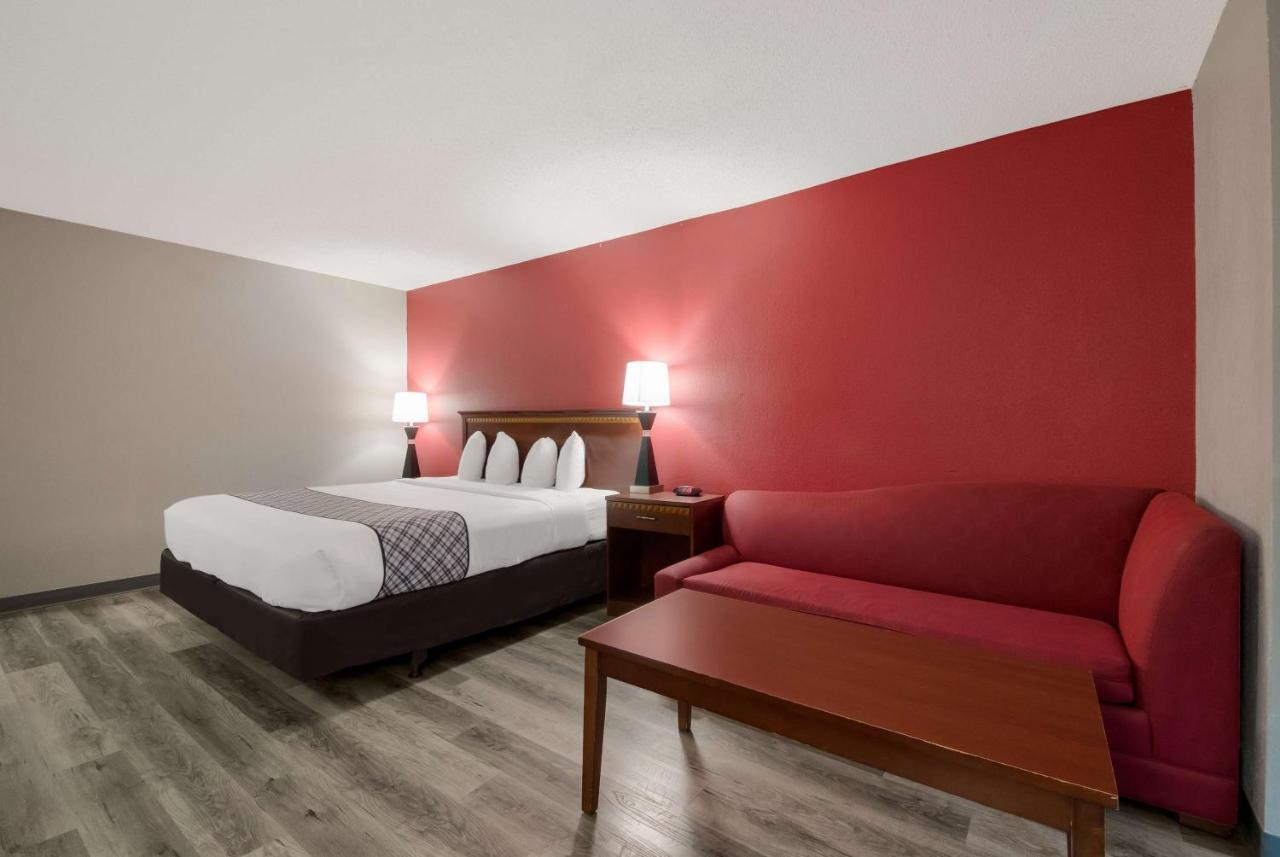 Surestay By Western North Hotel 3*