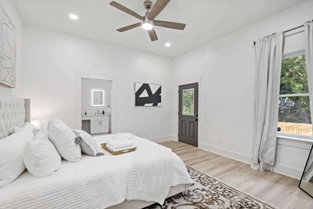 Urban Elegance Retreat * San Antonio