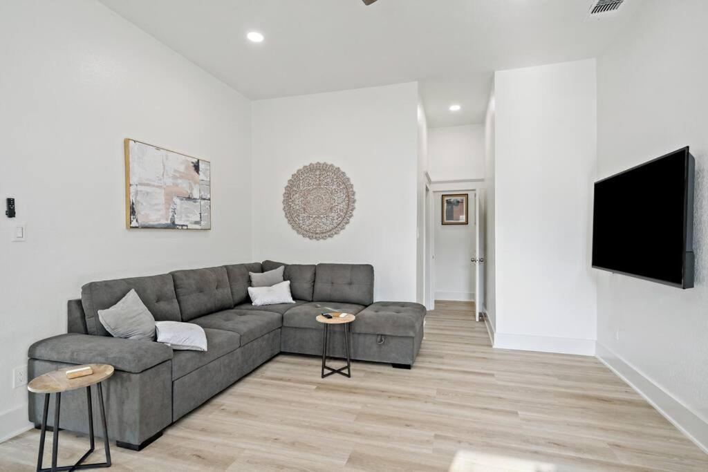 Urban Elegance Retreat *