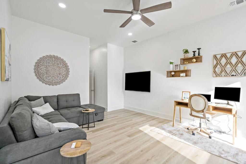 Urban Elegance Retreat Villa