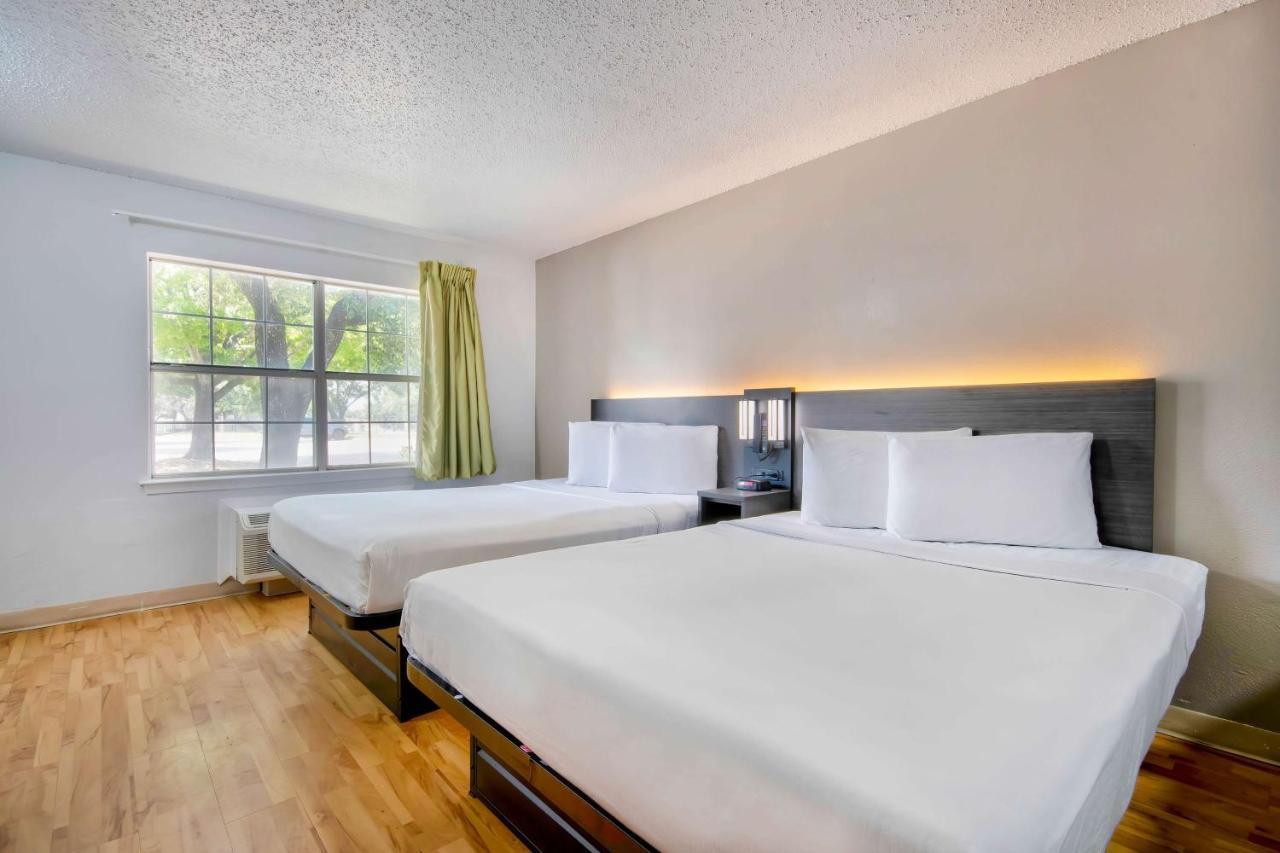 Hotel Studio 6-san Antonio, Tx - Six Flags