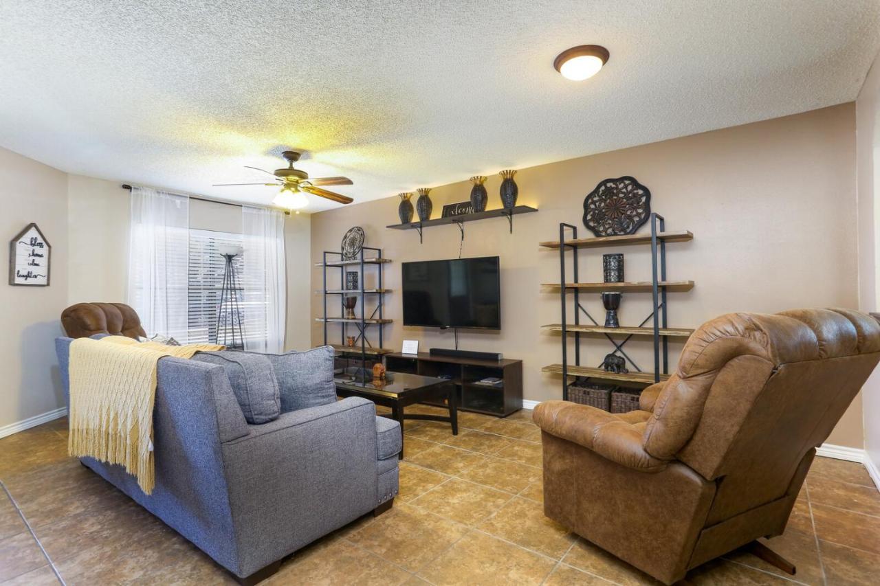 With Pool Near Sea World & Lackland San Antonio