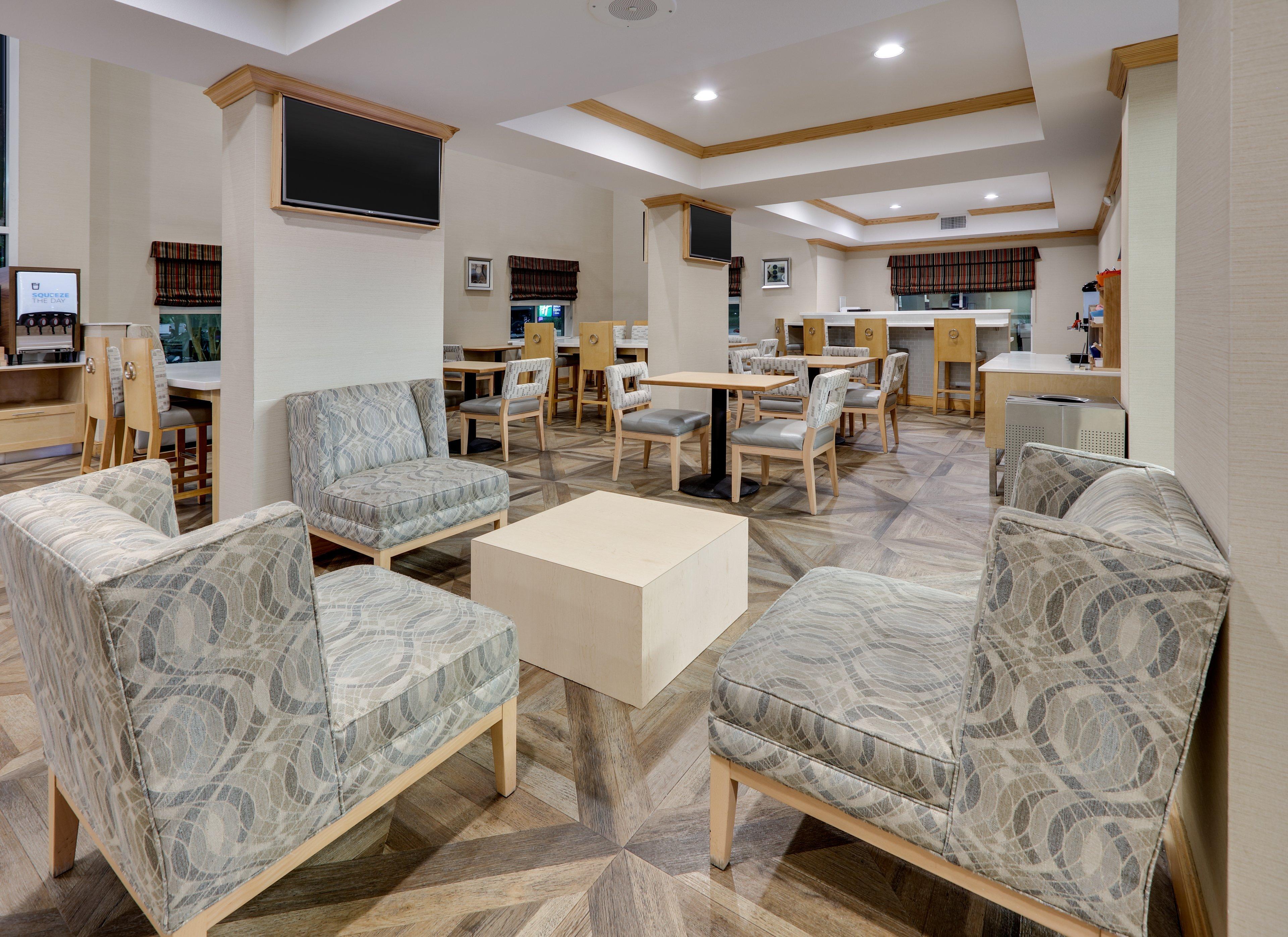 Hotel Express & Brooks Base By Ihg