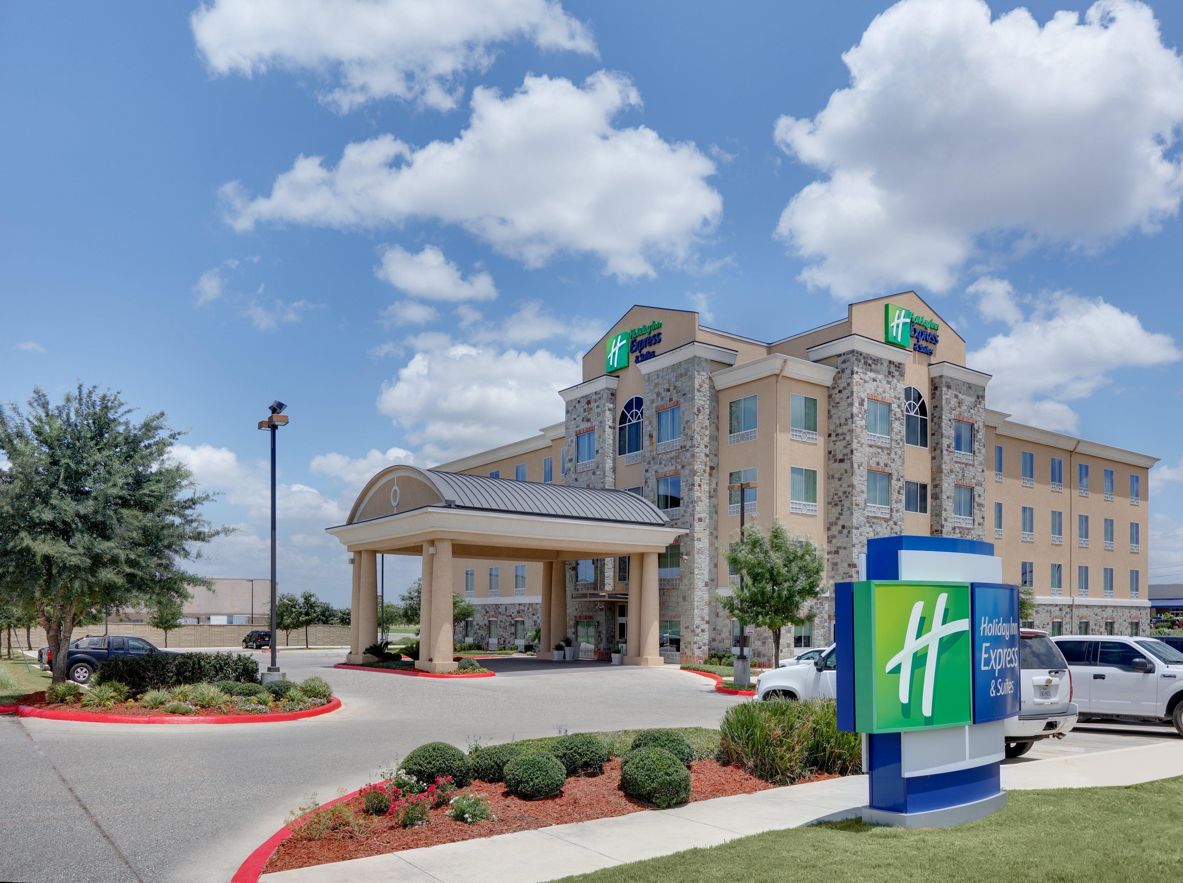 Express & Brooks Base By Ihg Hotel