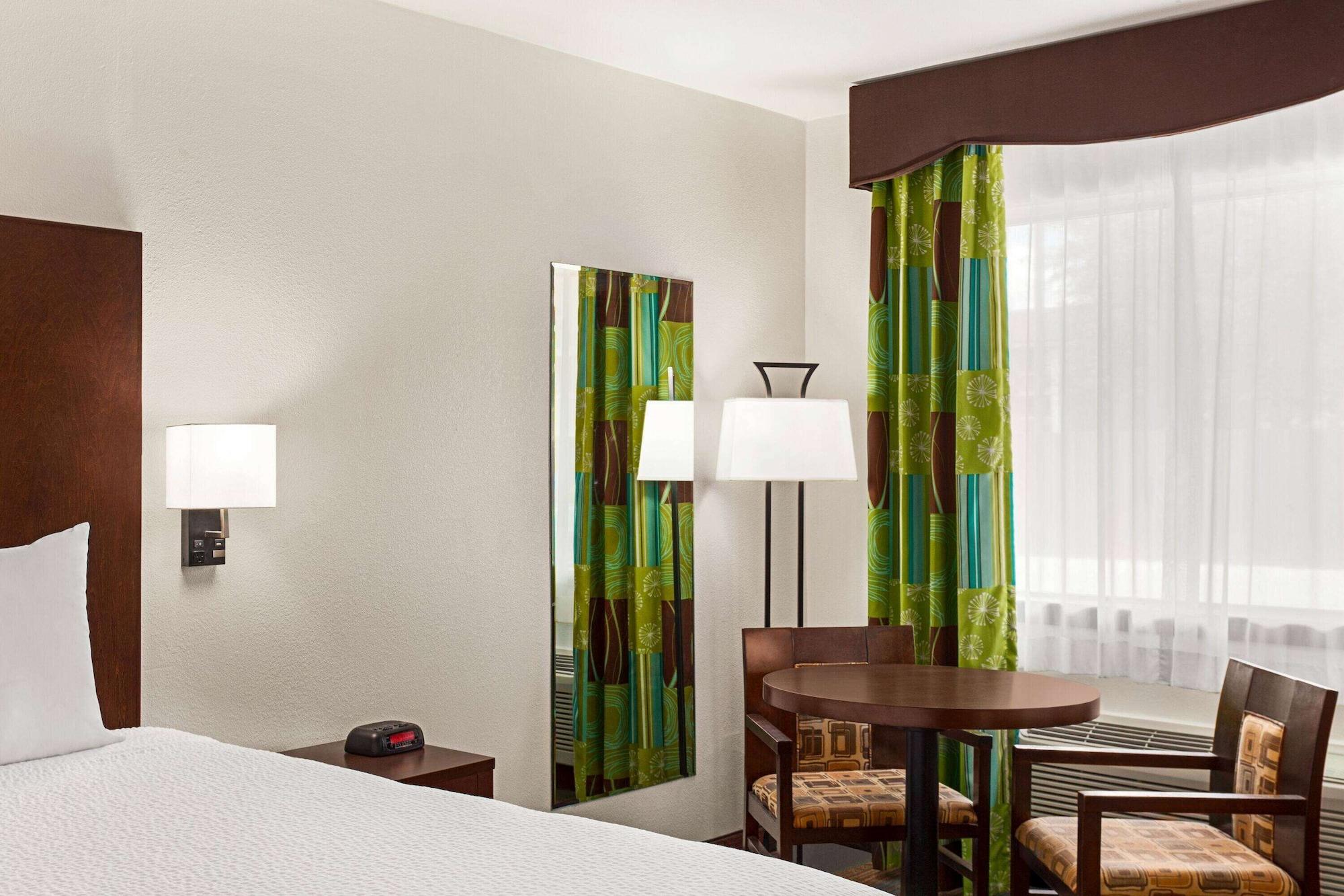 Ramada By Wyndham Near Seaworld - Lackland Afb 3*