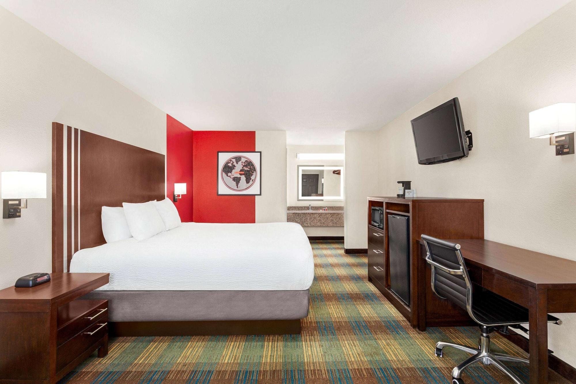 Hotel Ramada By Wyndham Near Seaworld - Lackland Afb San Antonio