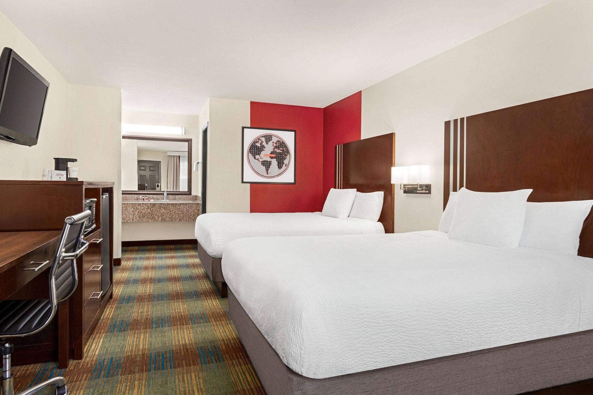 Ramada By Wyndham Near Seaworld - Lackland Afb Hotel