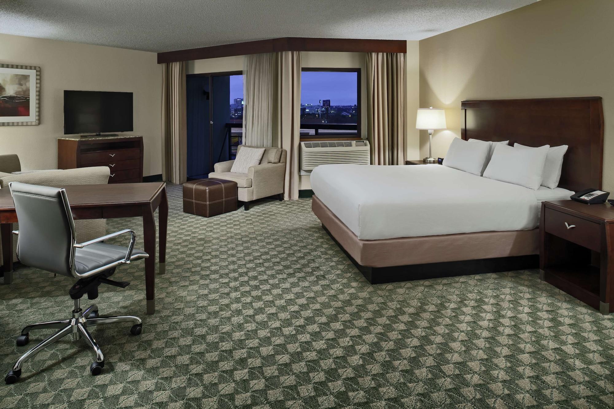 Hotel Doubletree By Hilton Downtown 4*