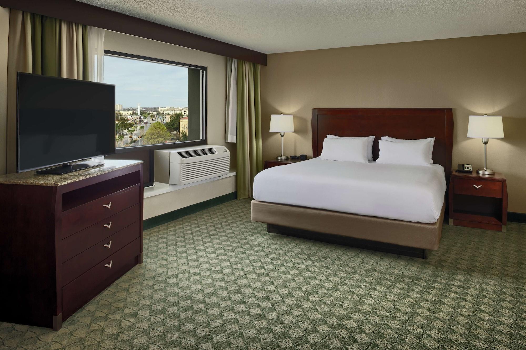 Doubletree By Hilton Downtown Hotel San Antonio