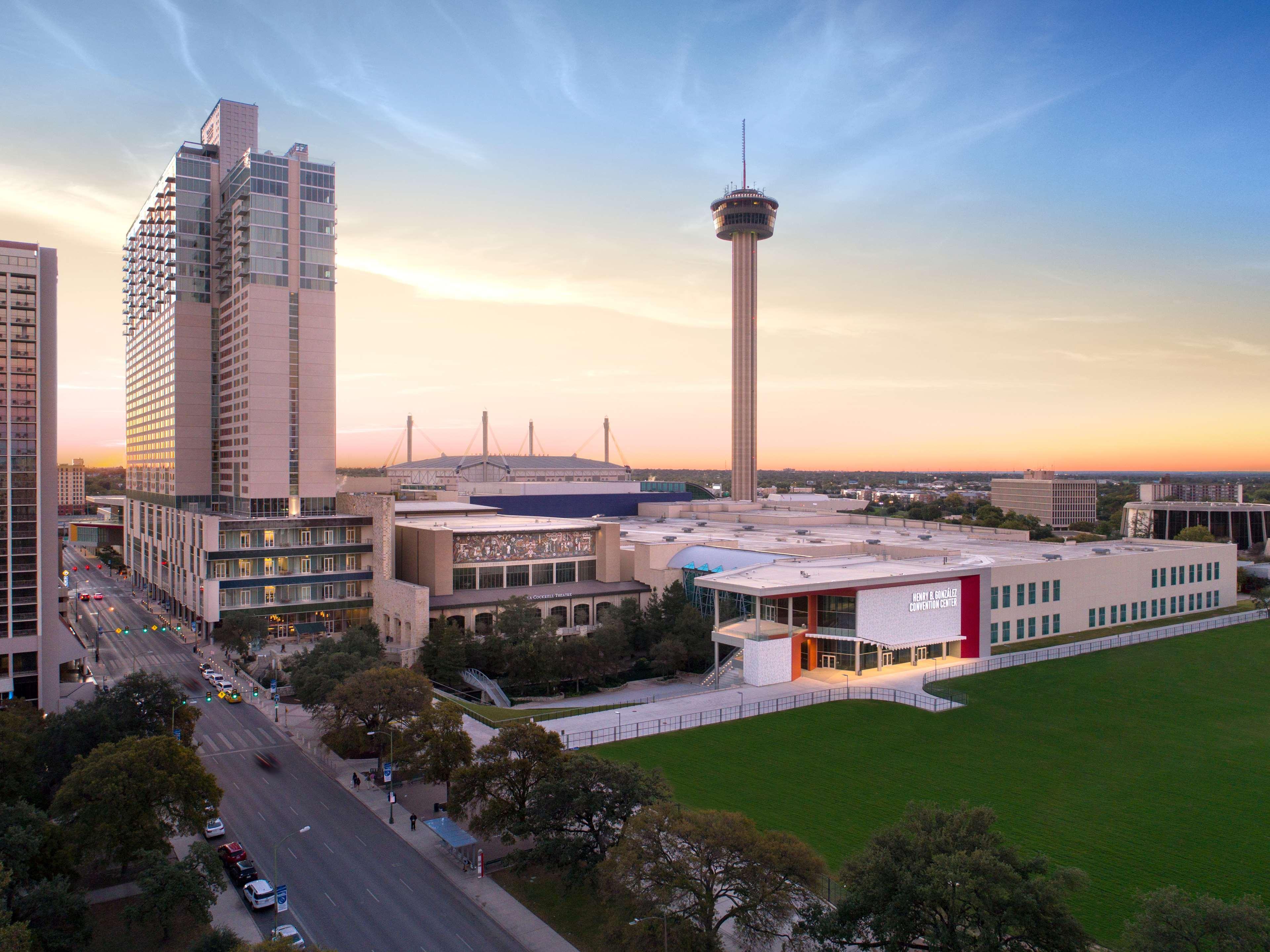 Hotel Grand Hyatt River Walk 4*