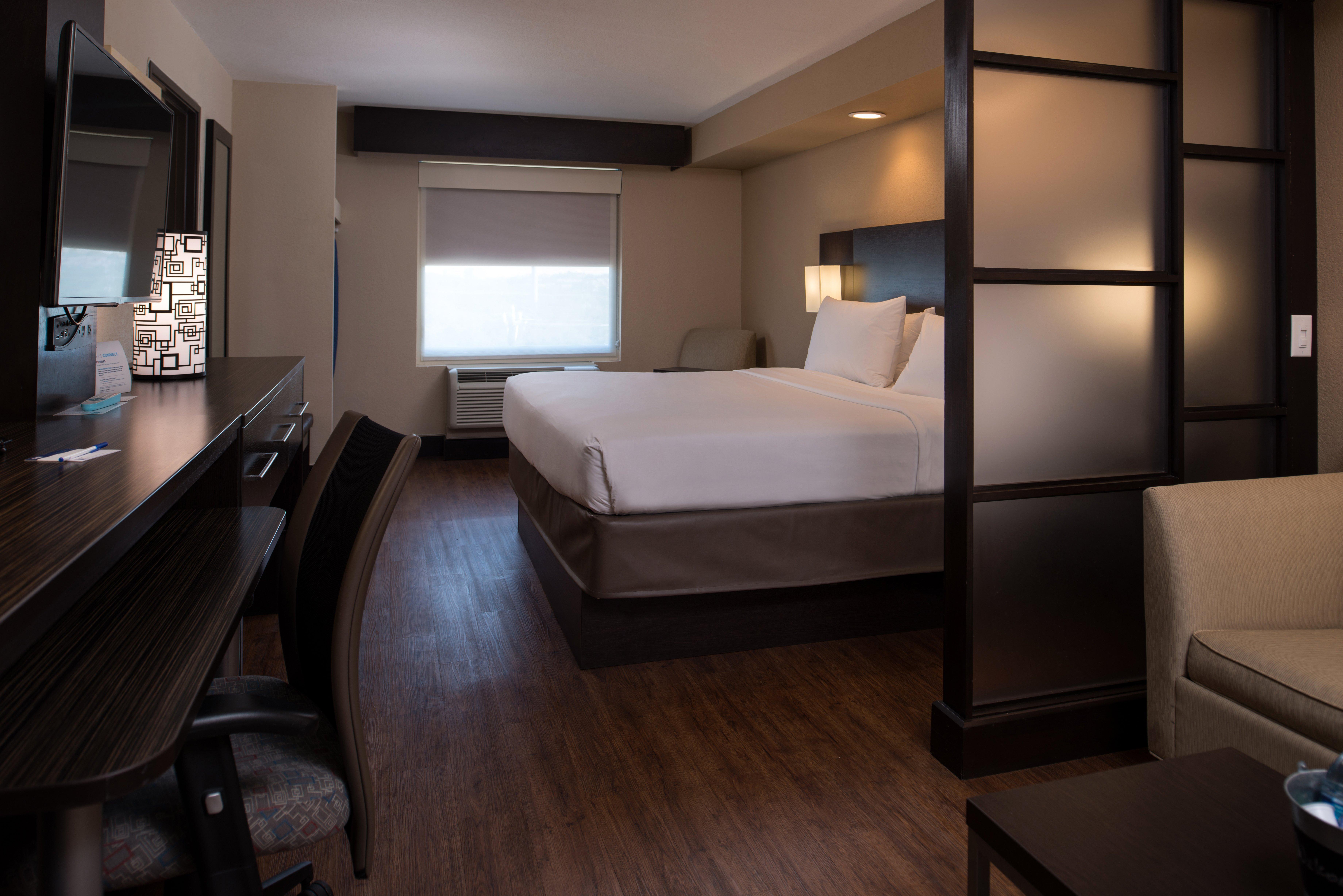 Express & Medical - Six Flags By Ihg 3*