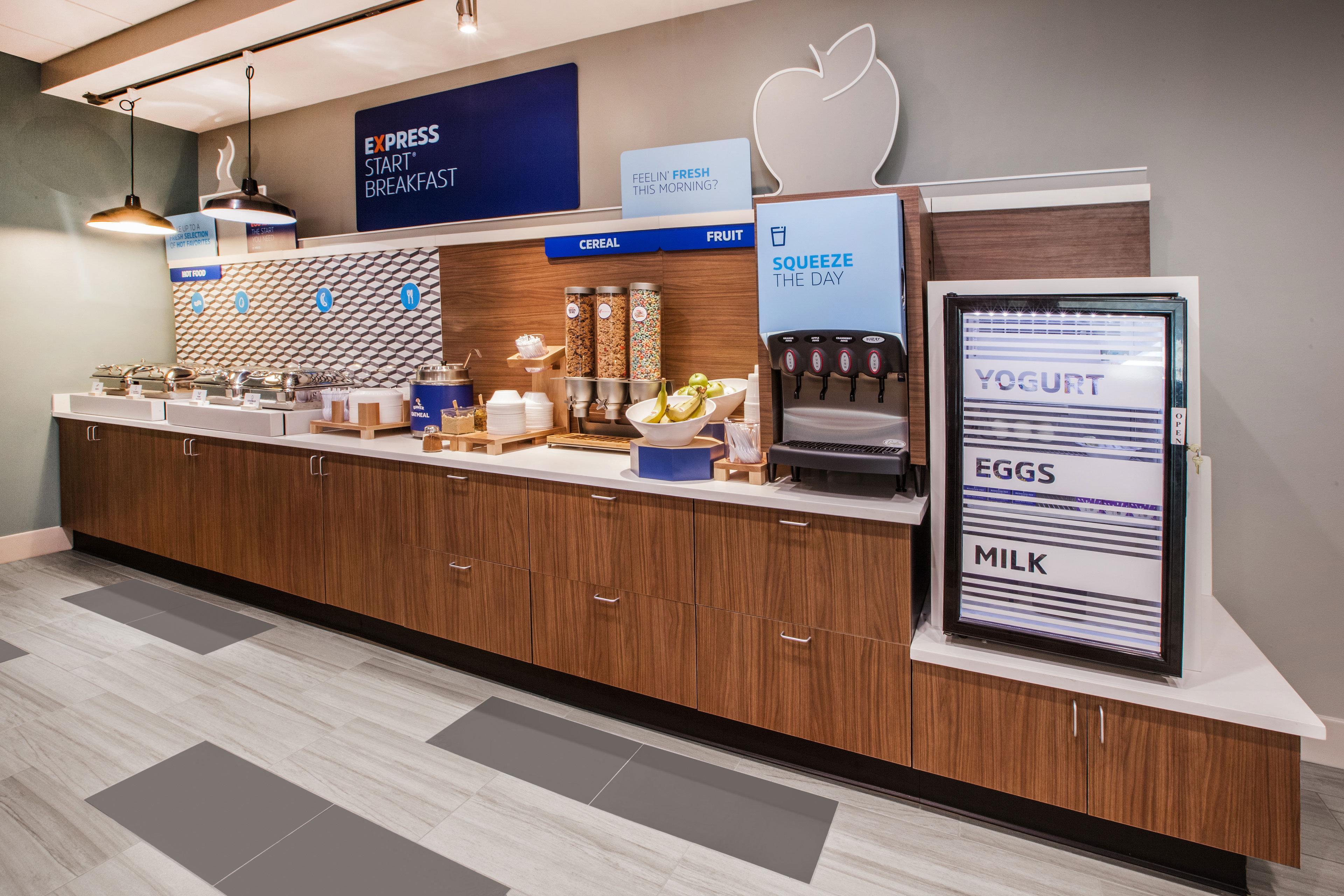 Express & Frost Bank Center By Ihg Hotel 2*