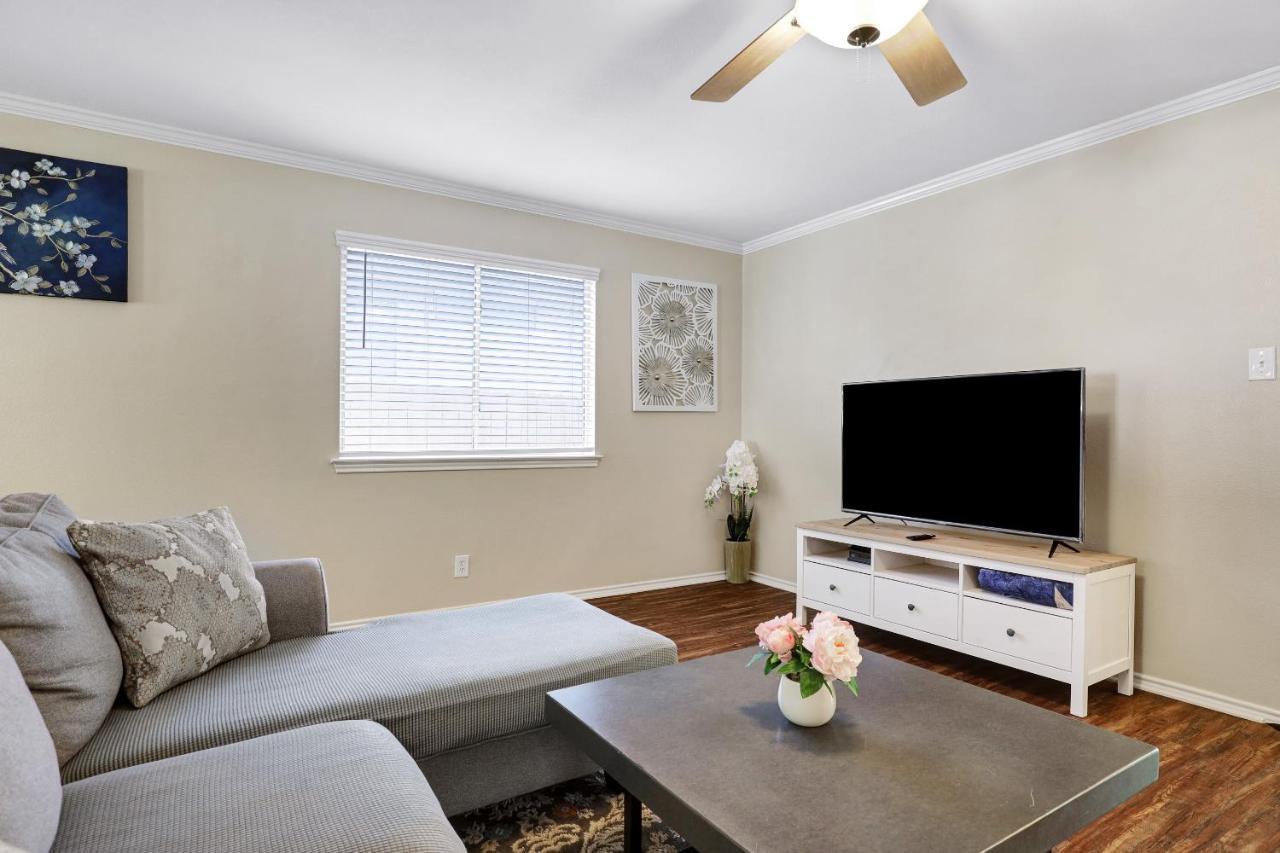 Seaworld Retreat Unwind Just Steps From The Action Holiday home *