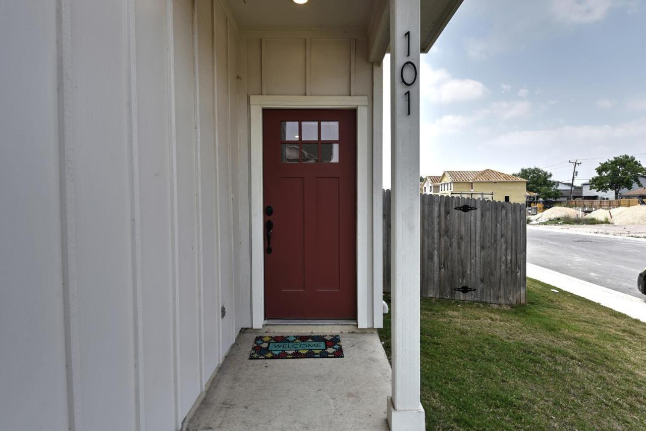 New 3 Bedroom Vacation Lackland/sea World/la Cantera Apartment San Antonio