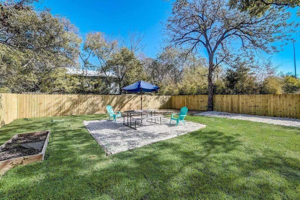 Holiday home Southtown Downtown Walk To Riverwalk *