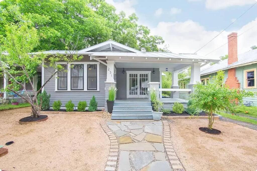 Holiday home Southtown Downtown Walk To Riverwalk *
