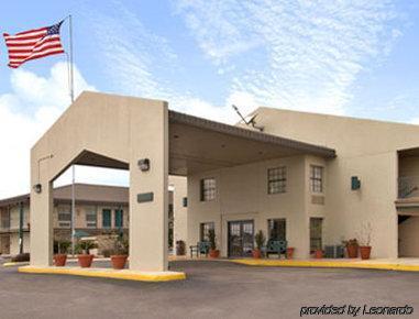 Deluxe Near Lackland Afb