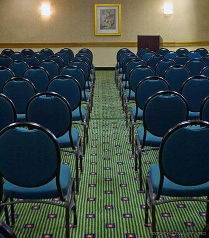 Courtyard By Marriott Airport Hotel 3*