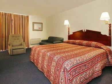 Motel Mid Towne & *