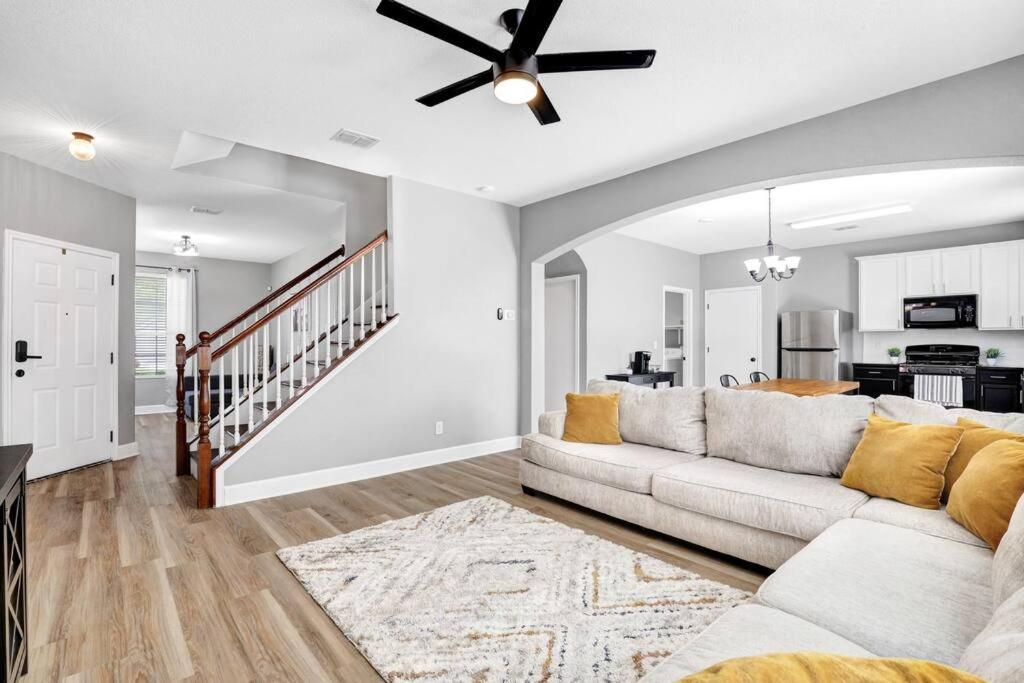 Holiday home Spacious Two Story Home_ Casa Cavazos *