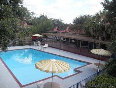 Days By Wyndham Splashtown/att Center Hotel San Antonio