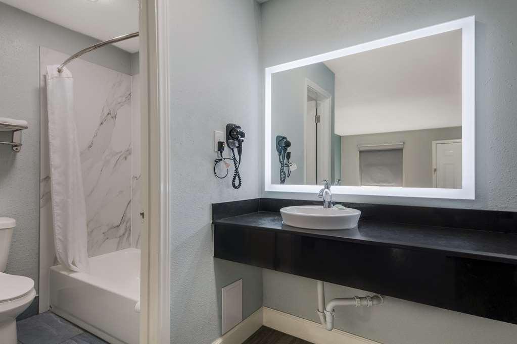 Hotel Riverwalk 3*
