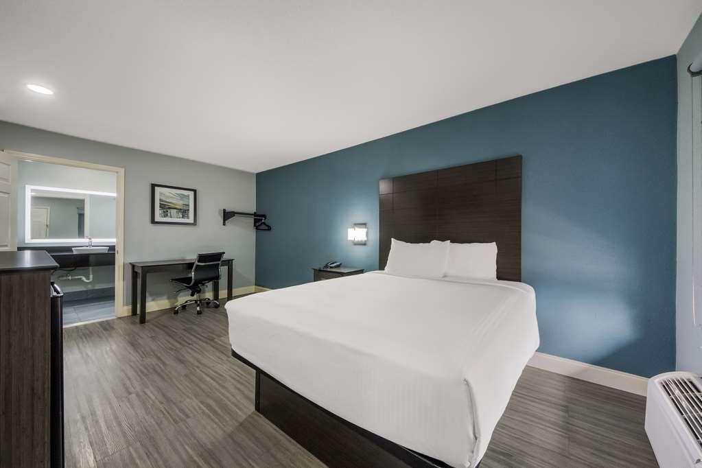 Hotel Riverwalk 3*