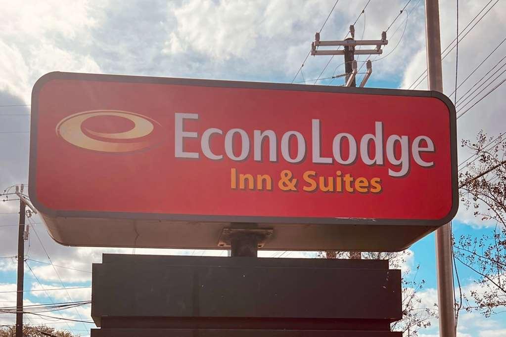 Econo & Downtown Riverwalk Area 2*